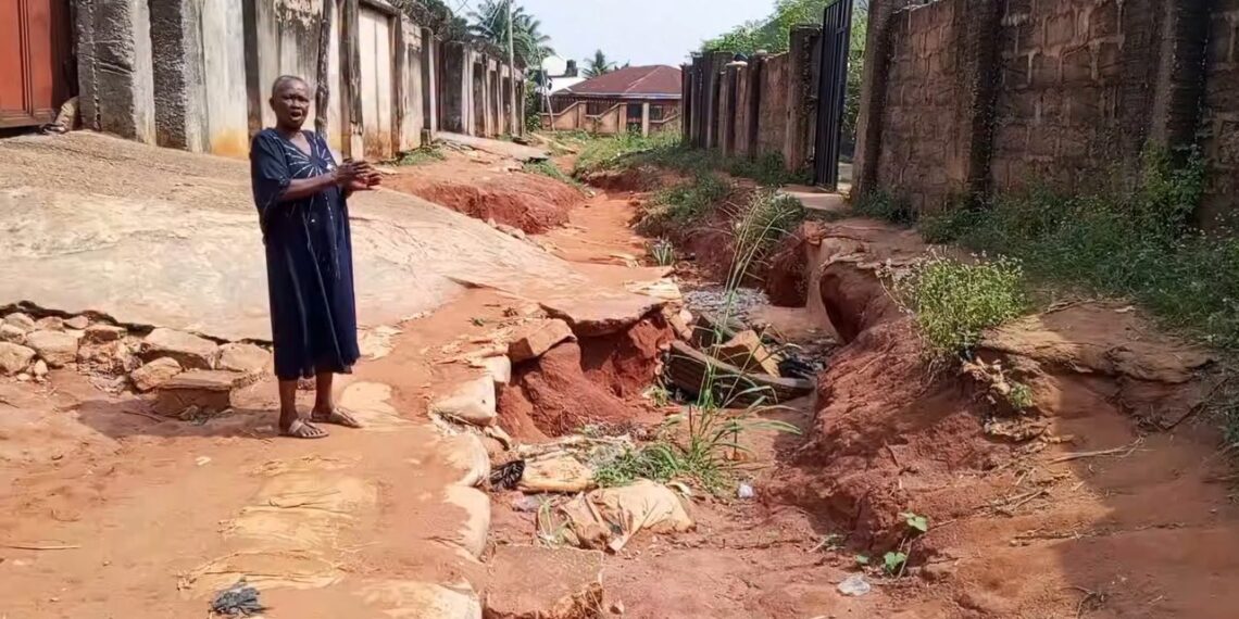 OTEKILE STREET RESIDENTS IN AGBOR SERIOUSLY DEVASTED BY EROSION